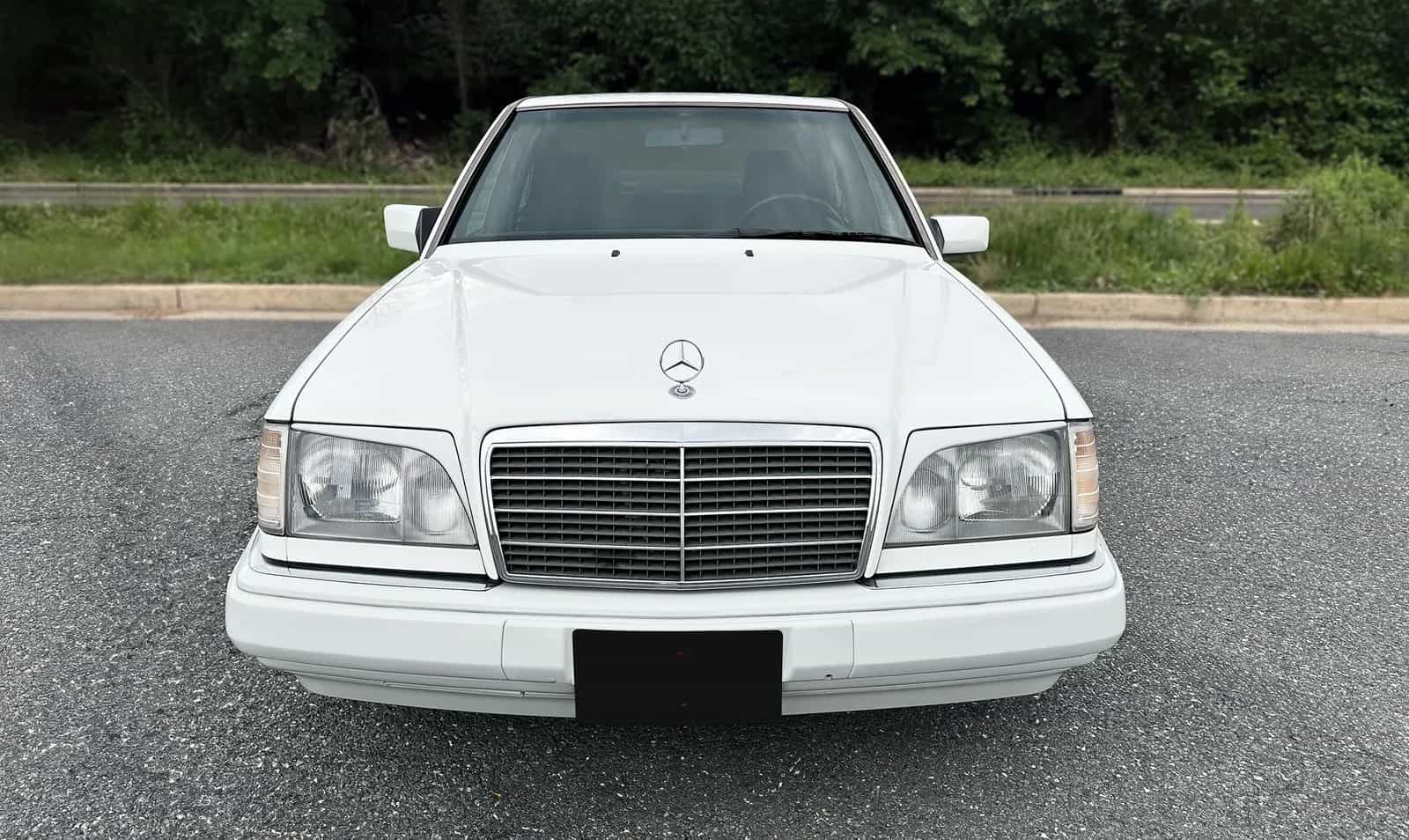 Brewki ABS nakładki na lampy ABS do Mercedes W124 (1984-1993) Czarny polysk