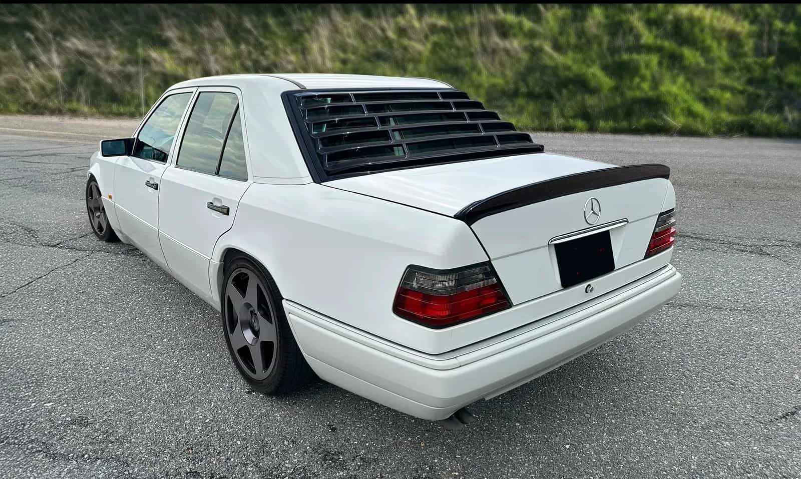 Spoiler klapy tylnej ABS Lotka klapy ABS do Mercedes W124 Limousine / Sedan