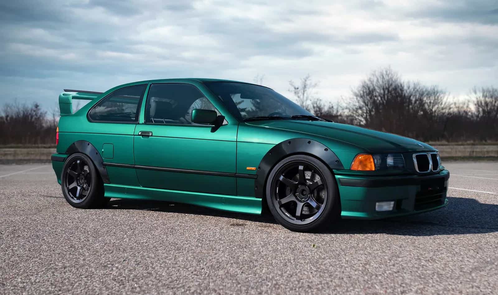 Zestaw , komplet poszerzeń nadkoli ABS do BMW E36 Compact (1990-1999)